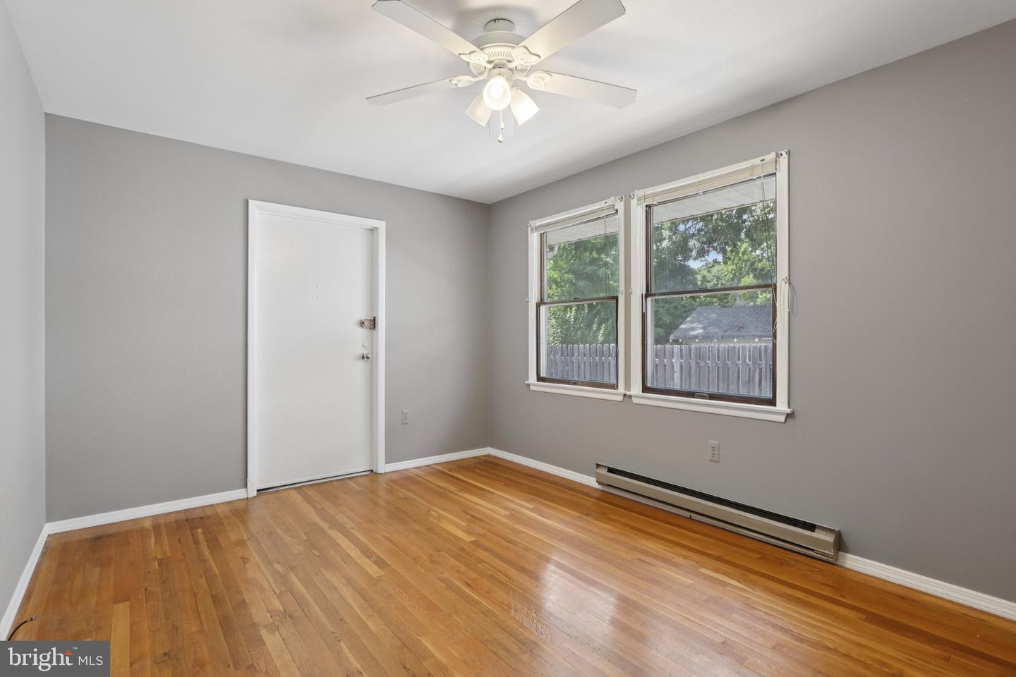 218 Swan Blvd