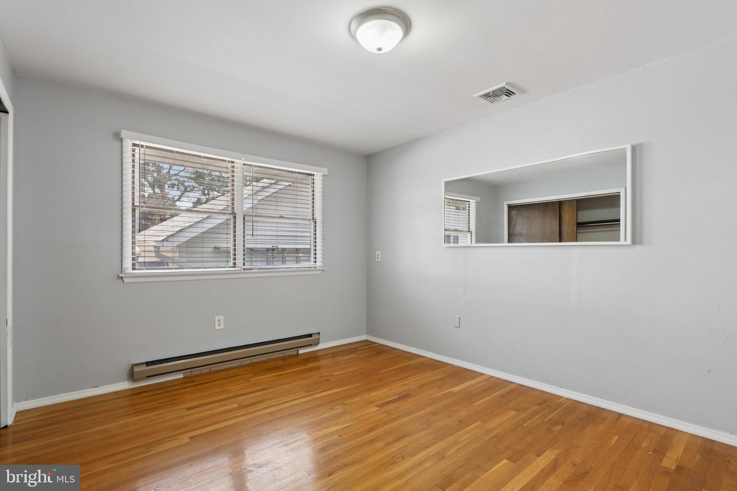 218 Swan Blvd