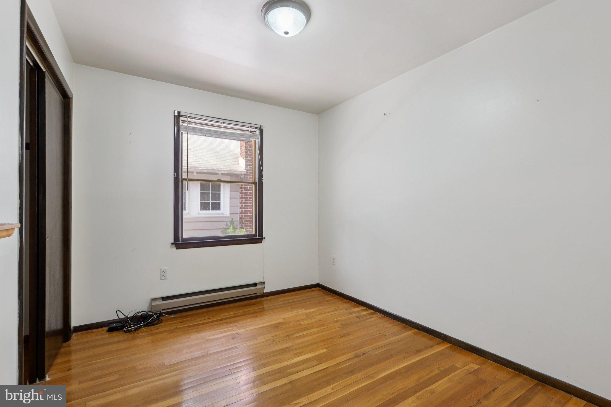 218 Swan Blvd