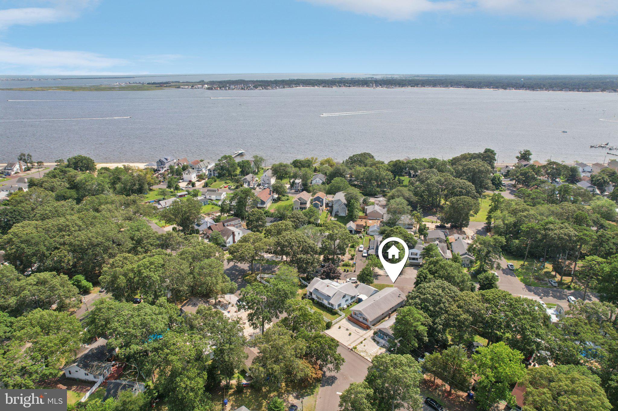 218 Swan Blvd