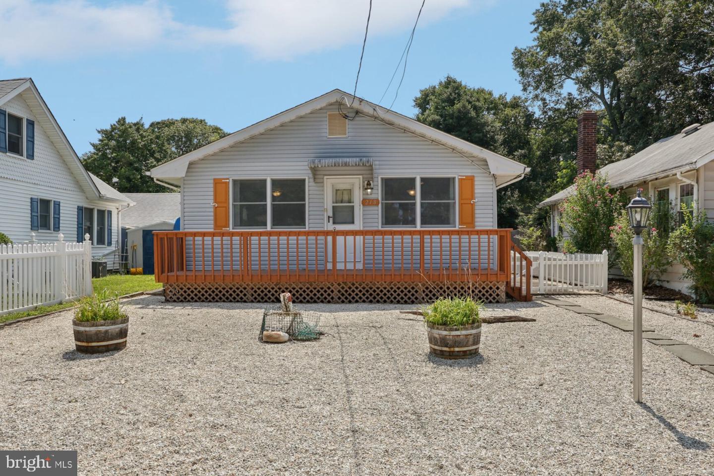218 Swan Blvd