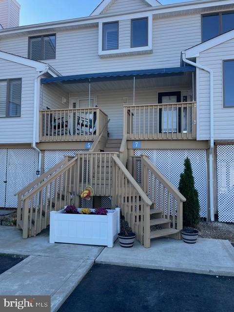 7 W PLAYHOUSE DRIVE
