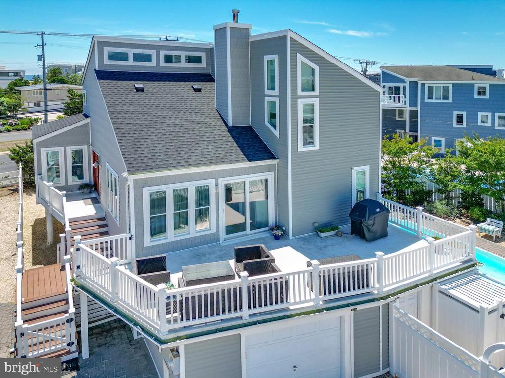 1100-A- LONG BEACH BOULEVARD Unit: EMILIE LANE