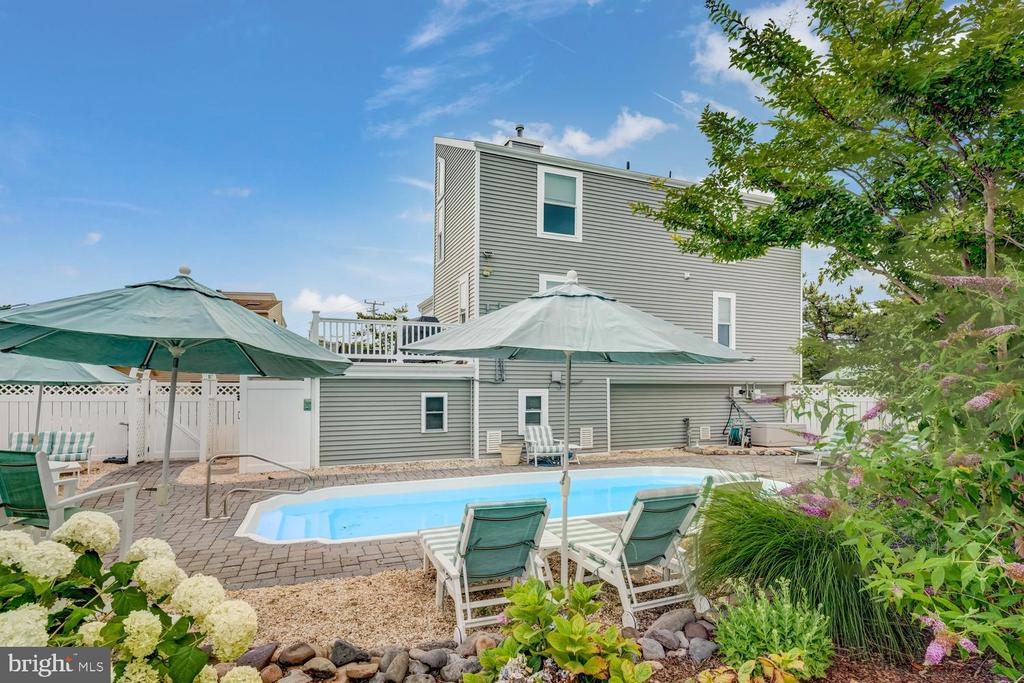 1100-A- LONG BEACH BOULEVARD Unit: EMILIE LANE