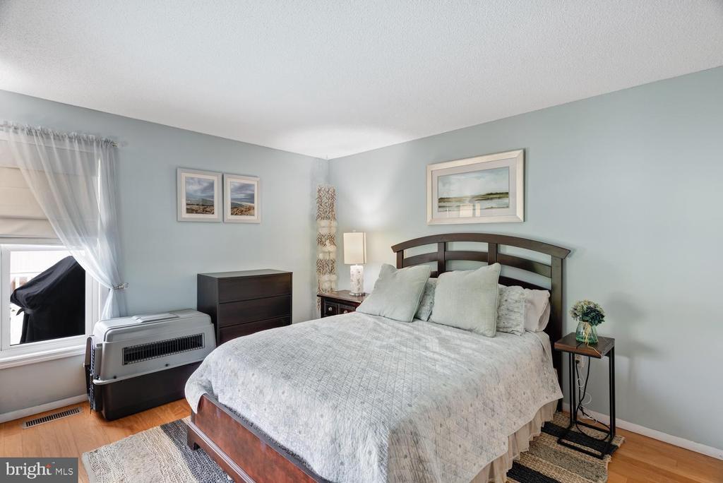 1100-A- LONG BEACH BOULEVARD Unit: EMILIE LANE