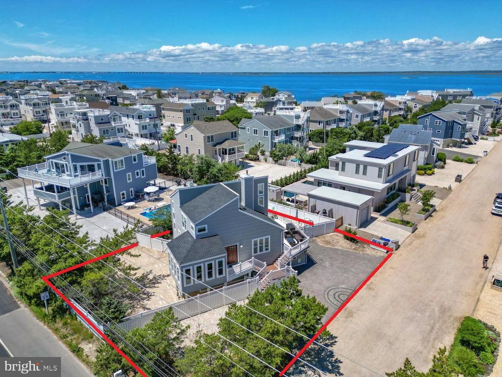 1100-A- LONG BEACH BOULEVARD Unit: EMILIE LANE