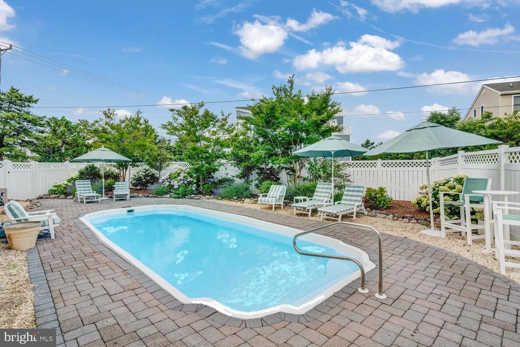 1100-A- LONG BEACH BOULEVARD Unit: EMILIE LANE