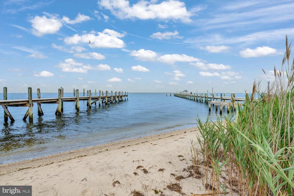 1100-A- LONG BEACH BOULEVARD Unit: EMILIE LANE