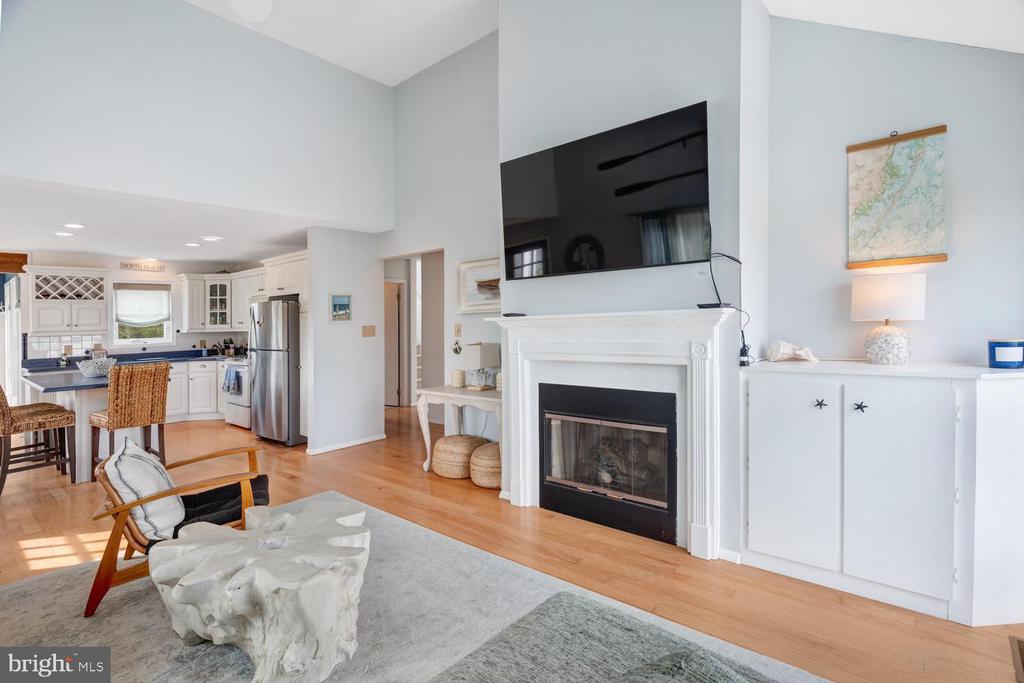 1100-A- LONG BEACH BOULEVARD Unit: EMILIE LANE