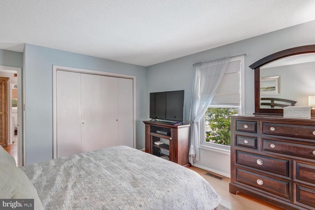 1100-A- LONG BEACH BOULEVARD Unit: EMILIE LANE