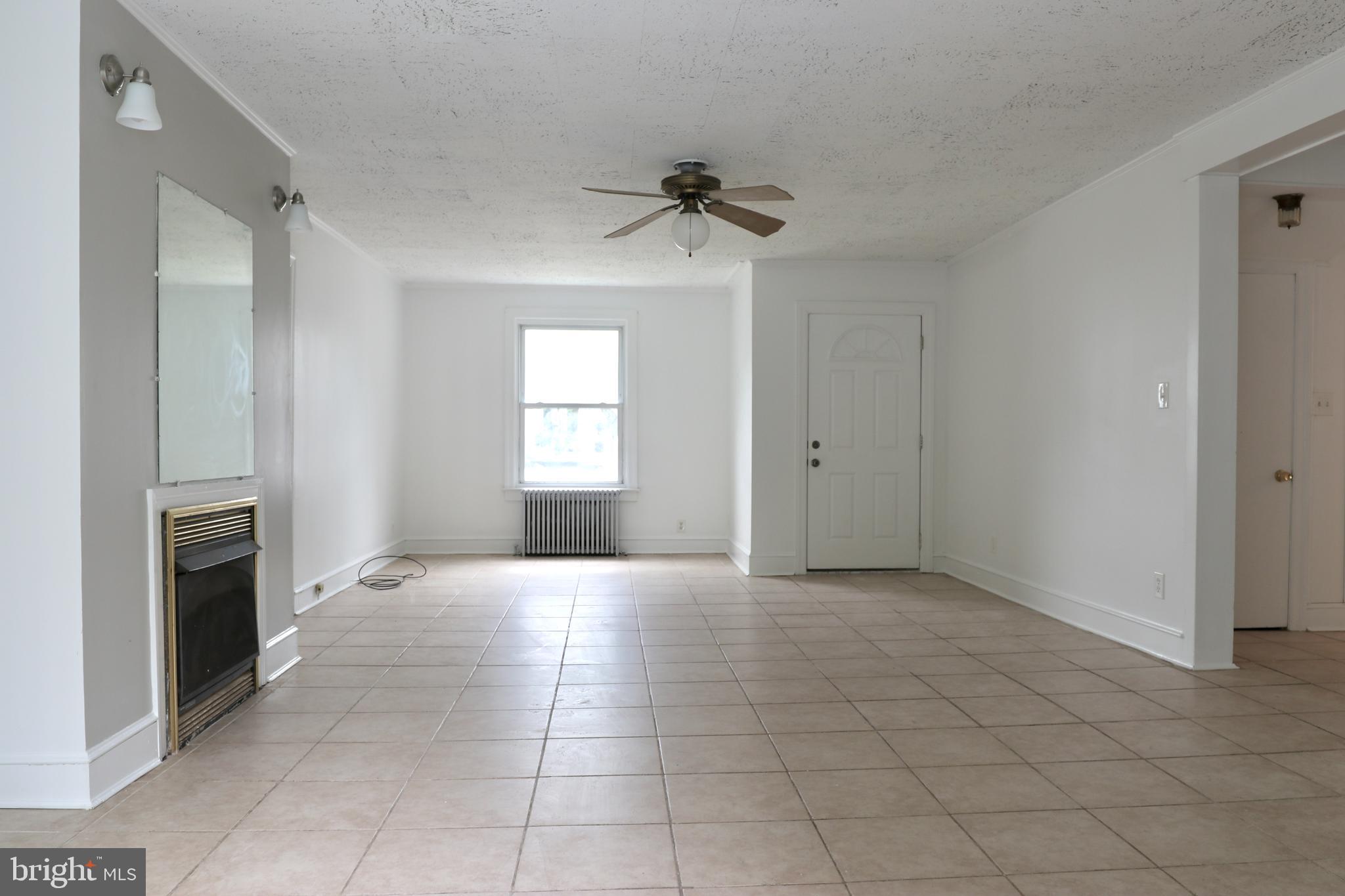 149 S Main STREET Unit: 1