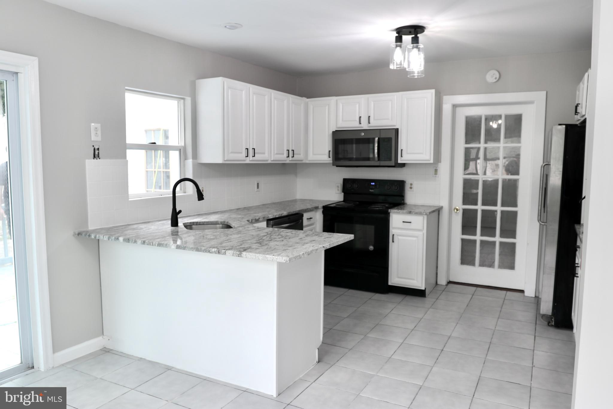 149 S Main STREET Unit: 1