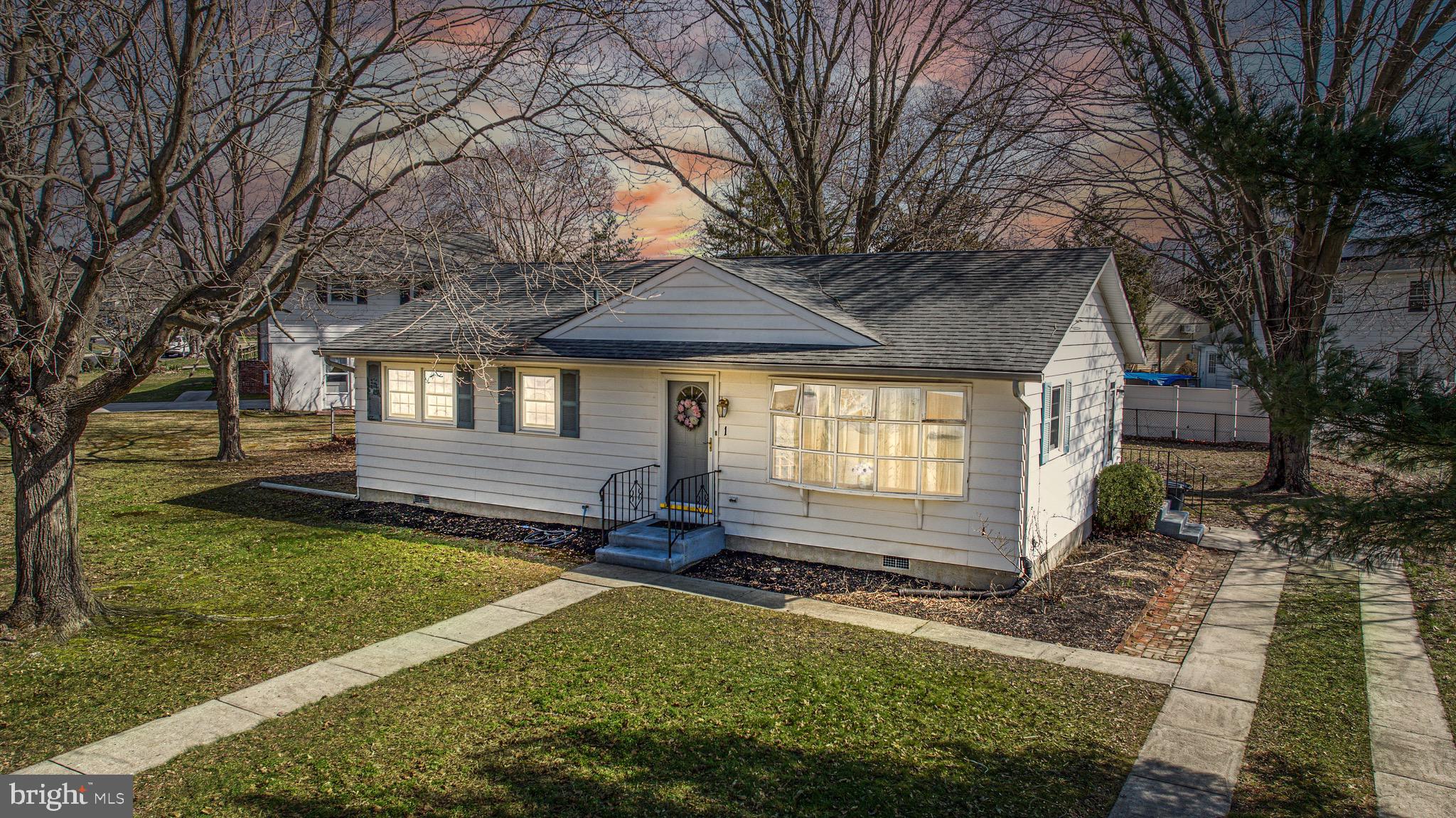 1 Delaware Dr