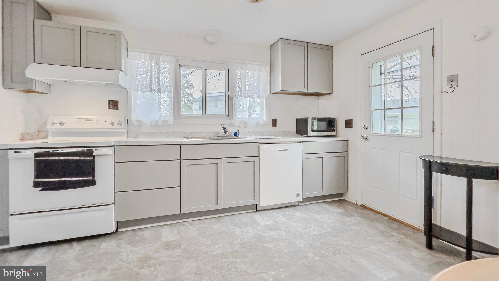 1 Delaware Dr