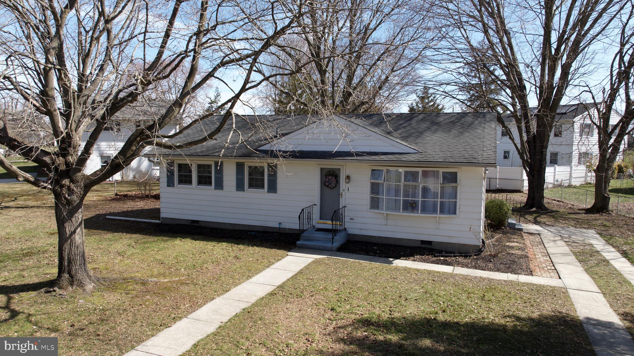 1 Delaware Dr
