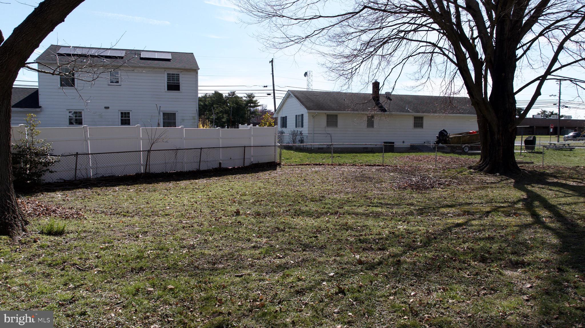 1 Delaware Dr