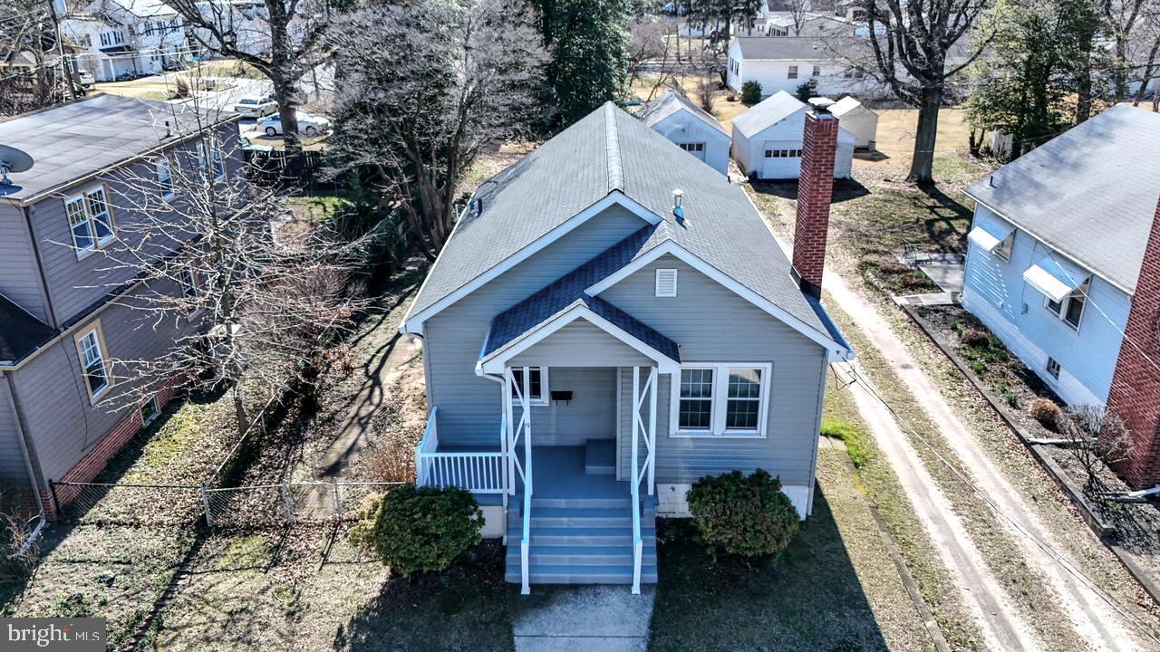 19 Beach Ave