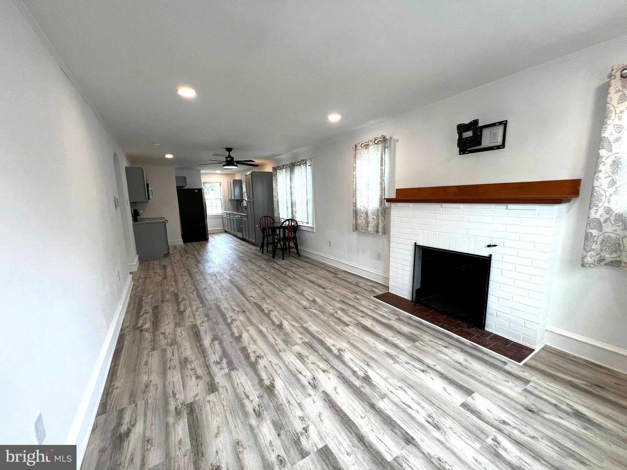 19 Beach Ave