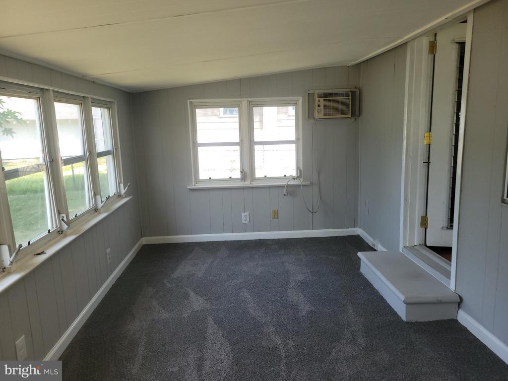 11 HARDING AVENUE