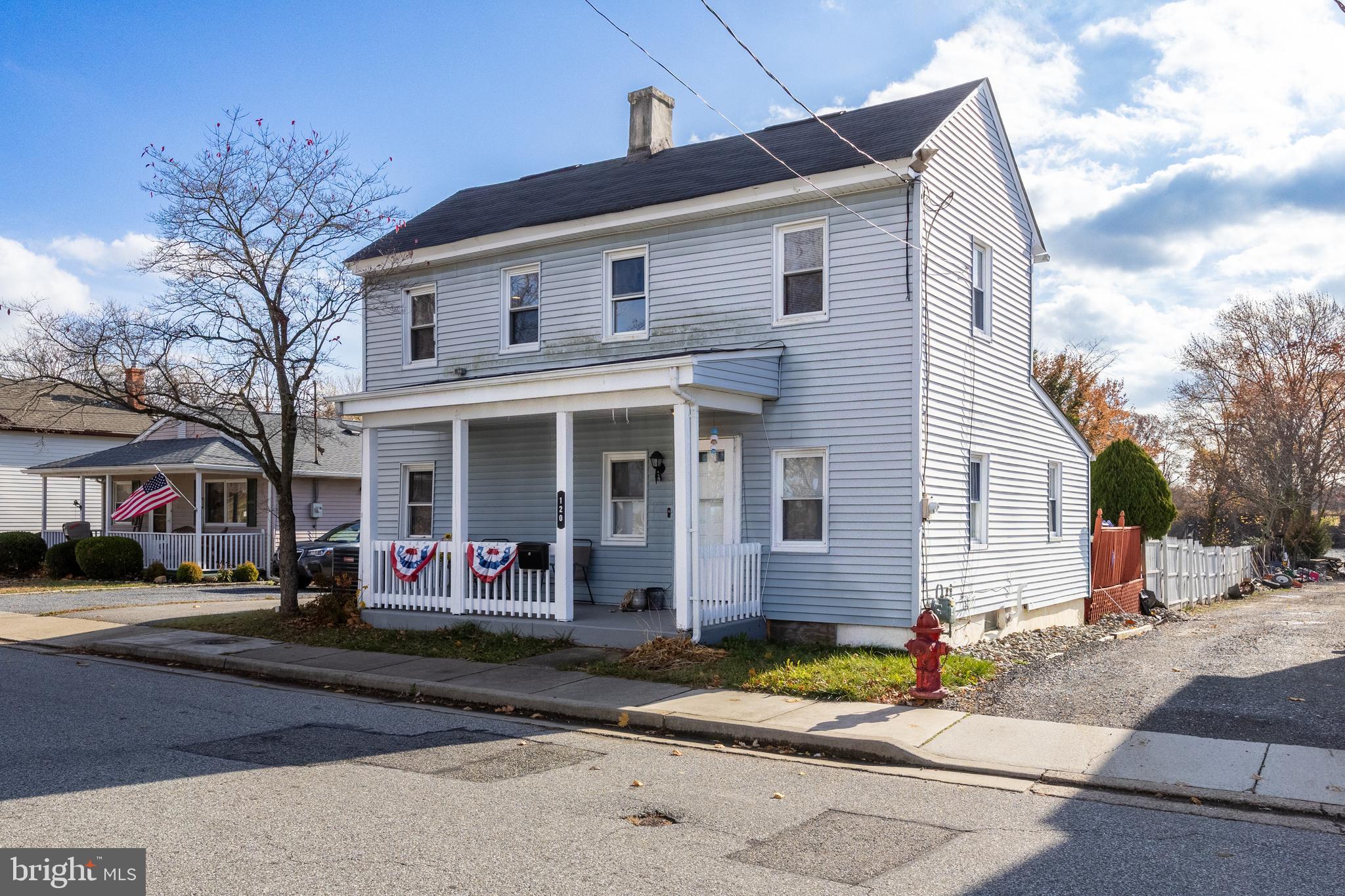 120 E Millbrooke Ave