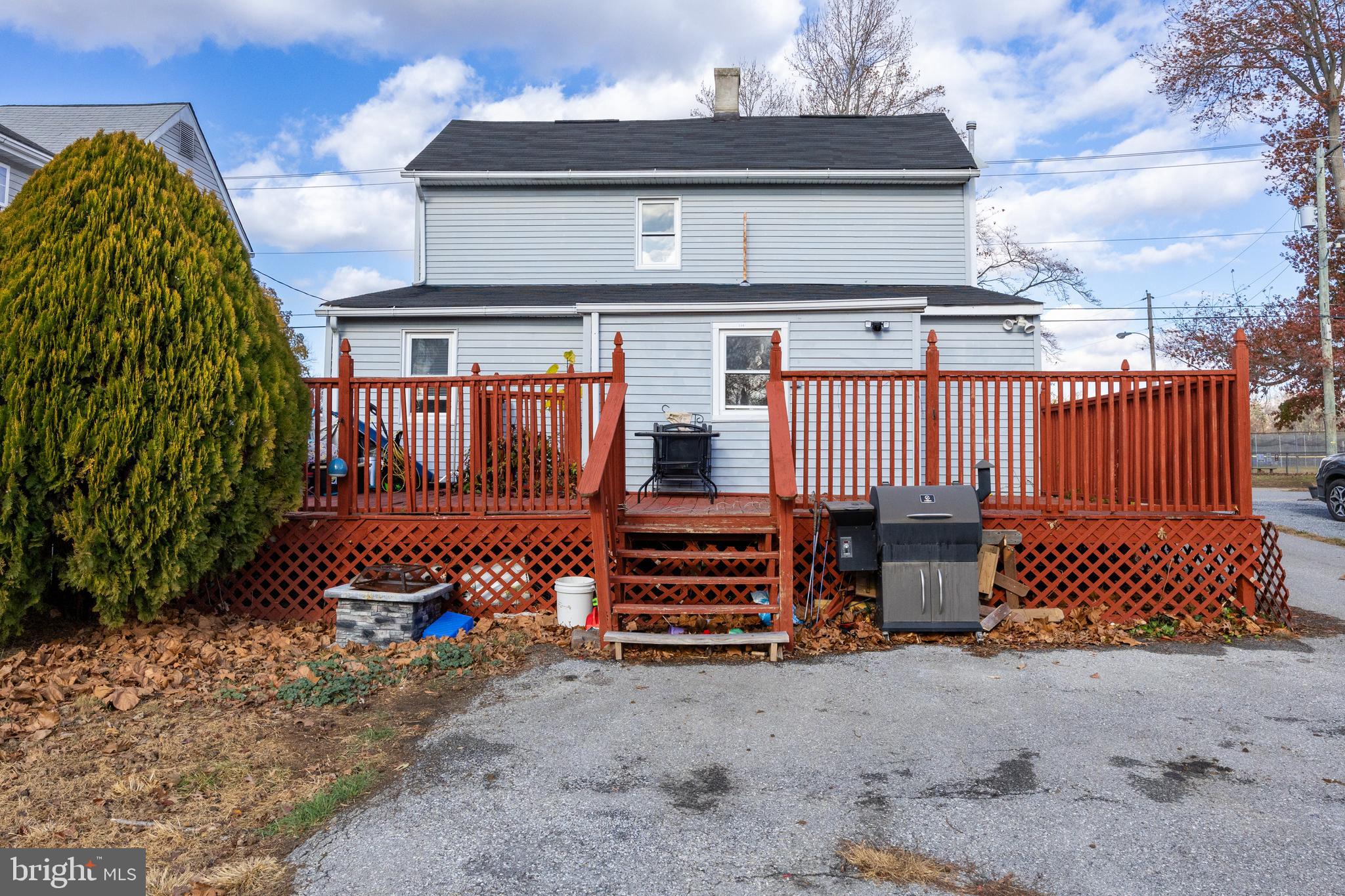 120 E Millbrooke Ave