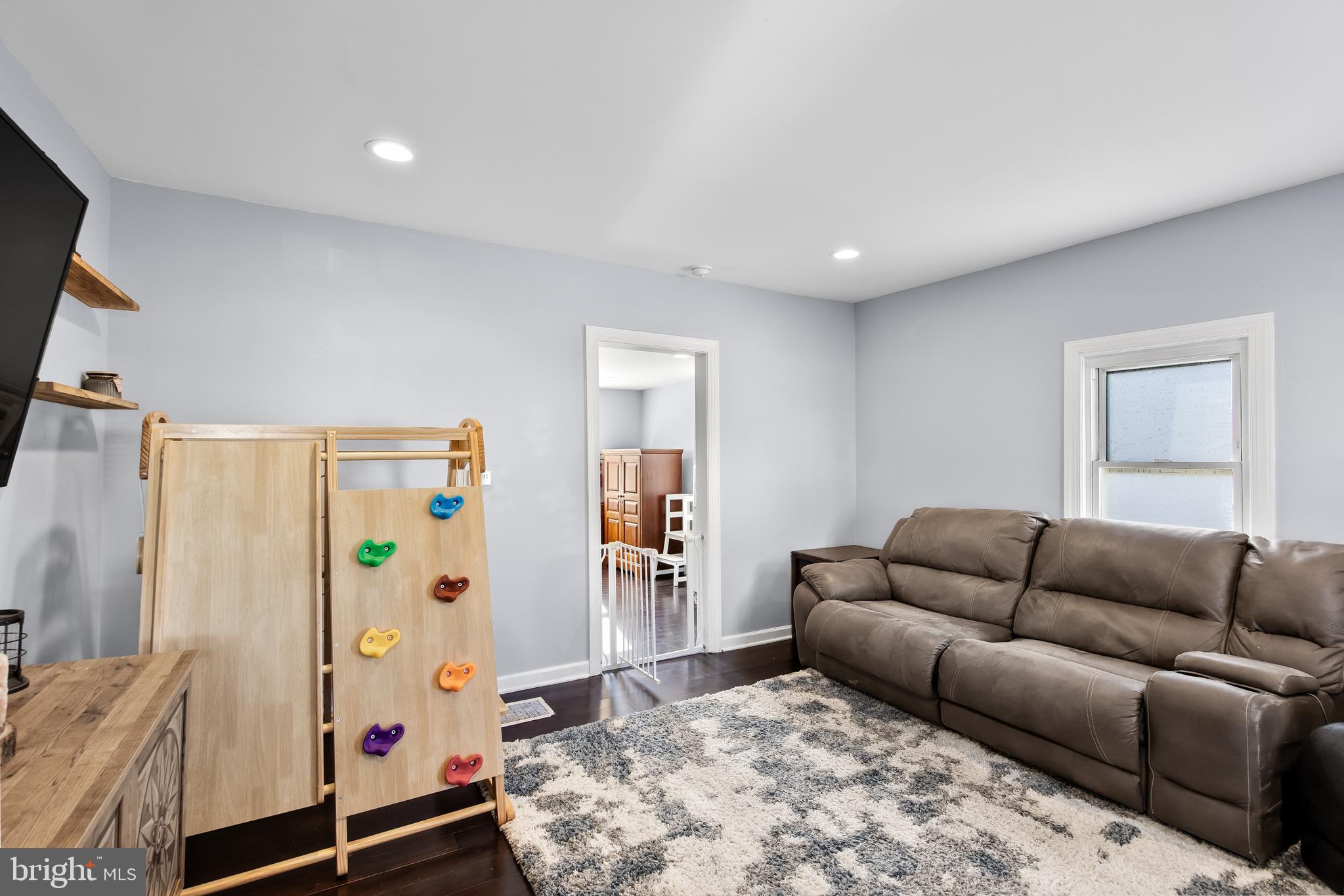 120 E Millbrooke Ave