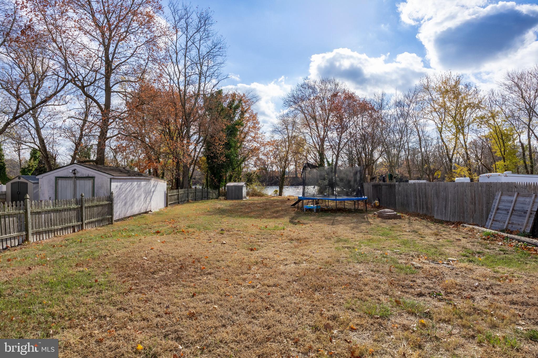 120 E Millbrooke Ave