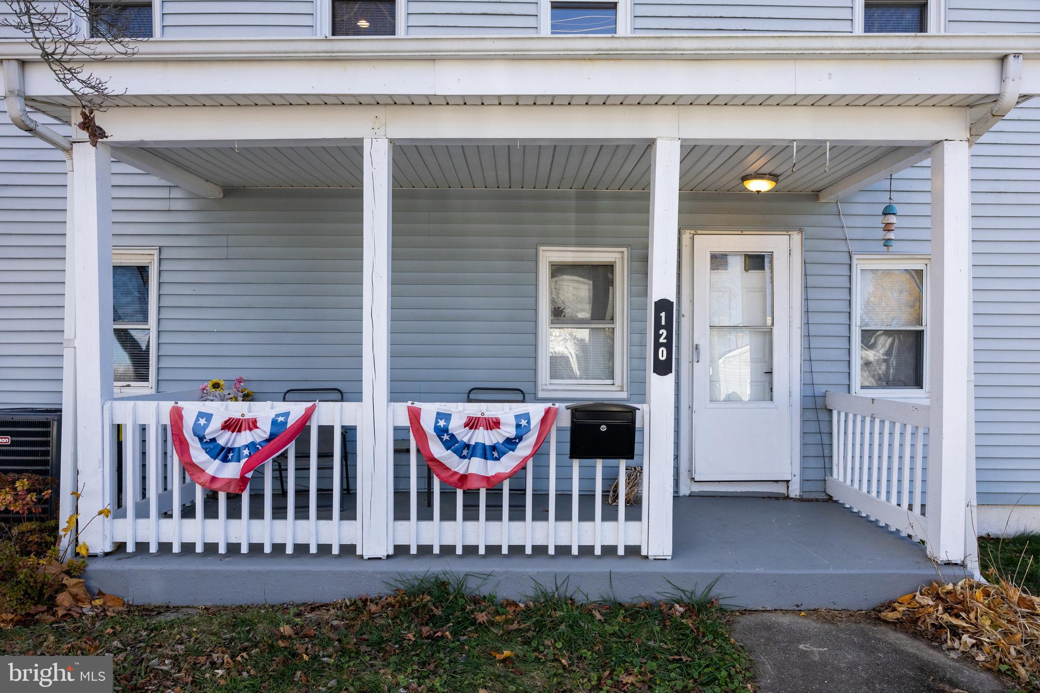 120 E Millbrooke Ave