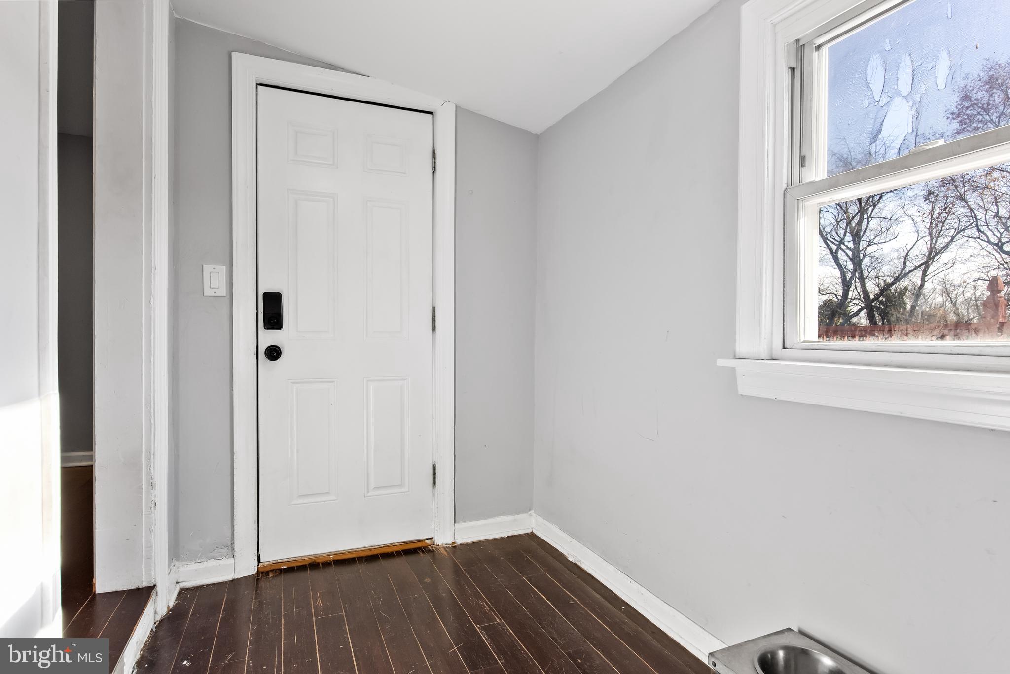 120 E Millbrooke Ave