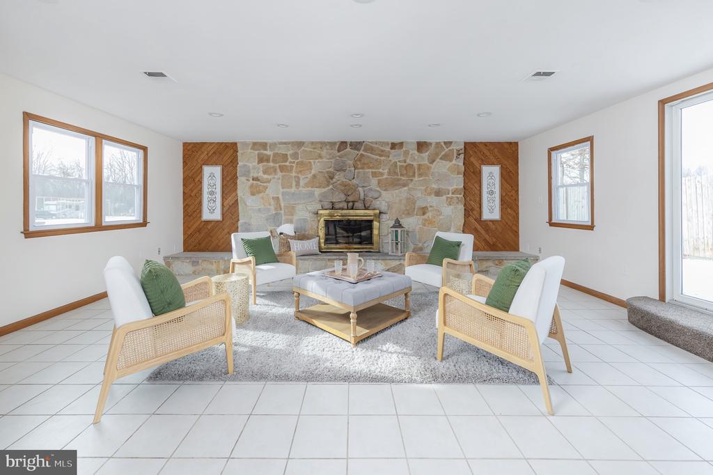 239 N HOOK ROAD