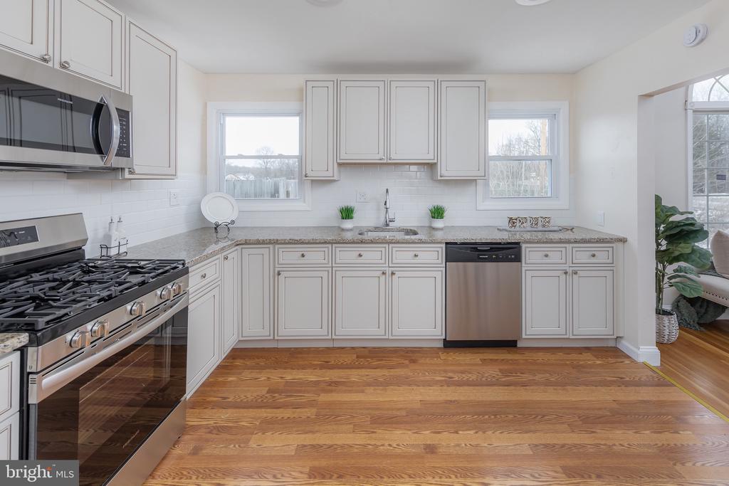 239 N HOOK ROAD