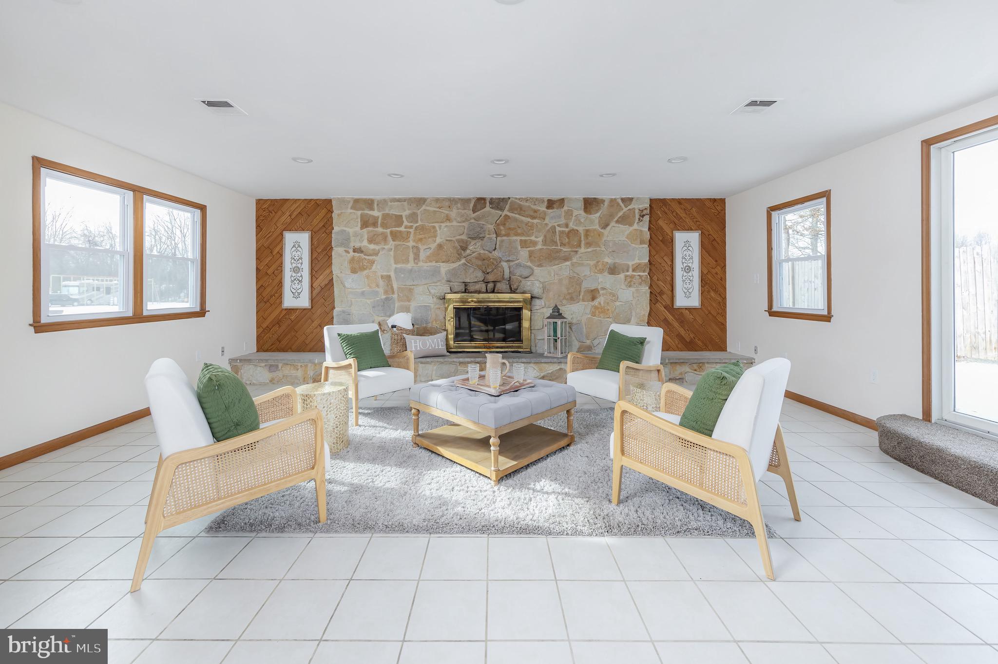 239 N HOOK ROAD