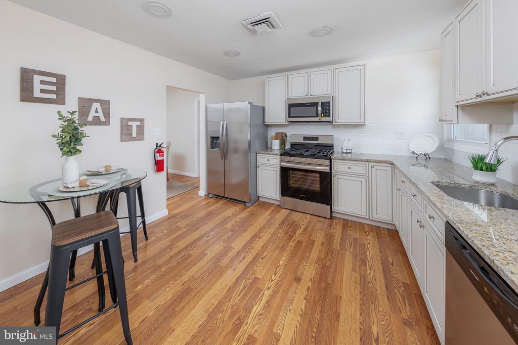239 N HOOK ROAD