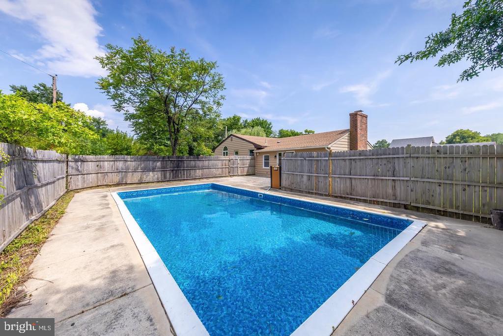 239 N HOOK ROAD