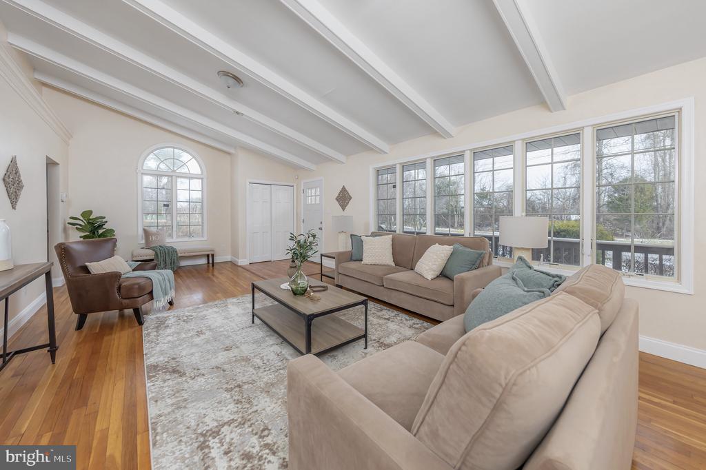 239 N HOOK ROAD