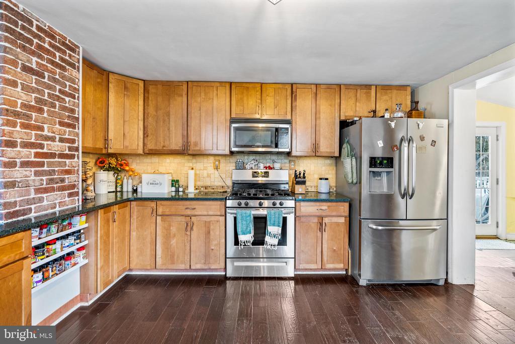 1096 Kings Hwy