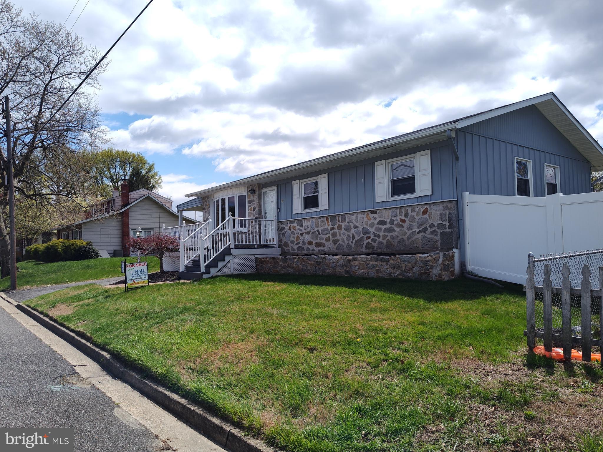 83 CASTLE HEIGHTS AVENUE