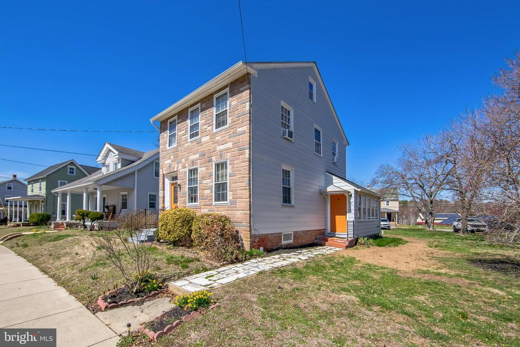 42 W MAIN STREET