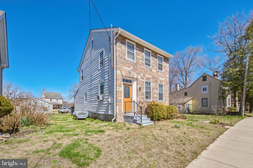 42 W MAIN STREET