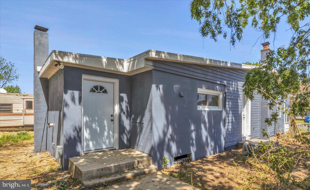 105 LAFAYETTE ROAD