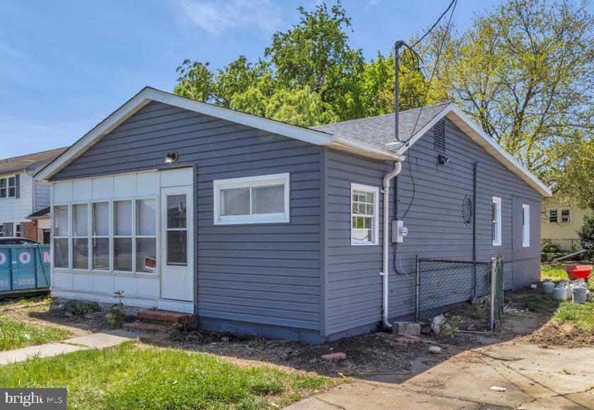 105 LAFAYETTE ROAD
