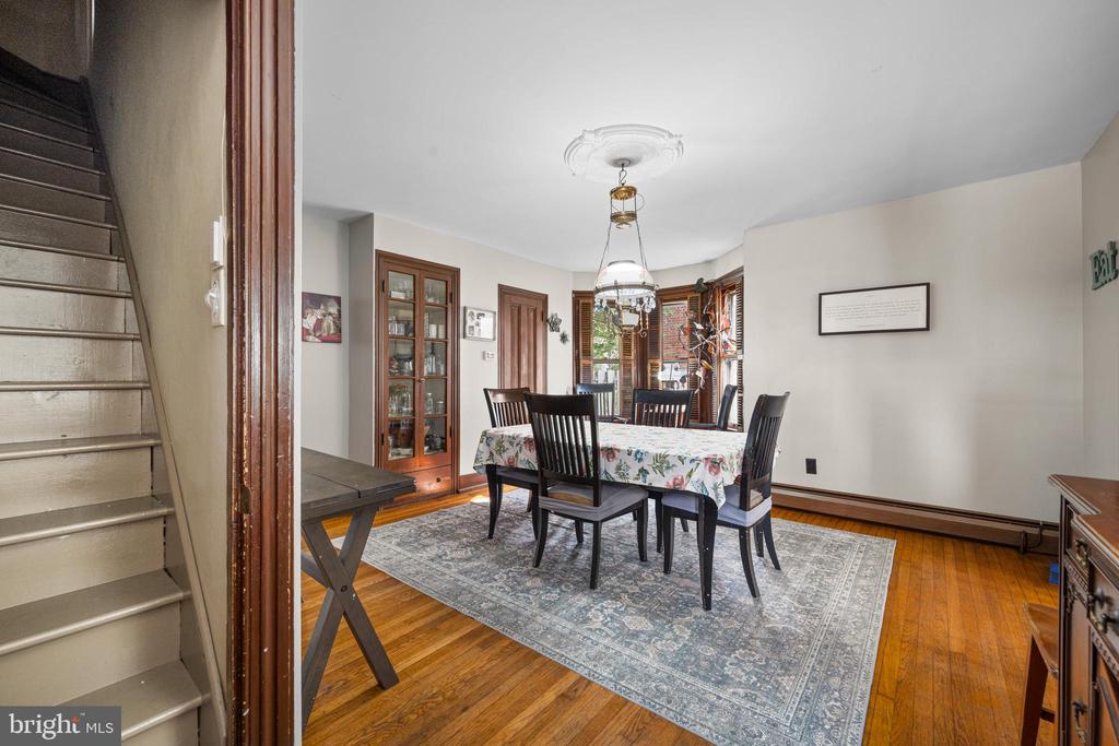 19 WEST AVENUE