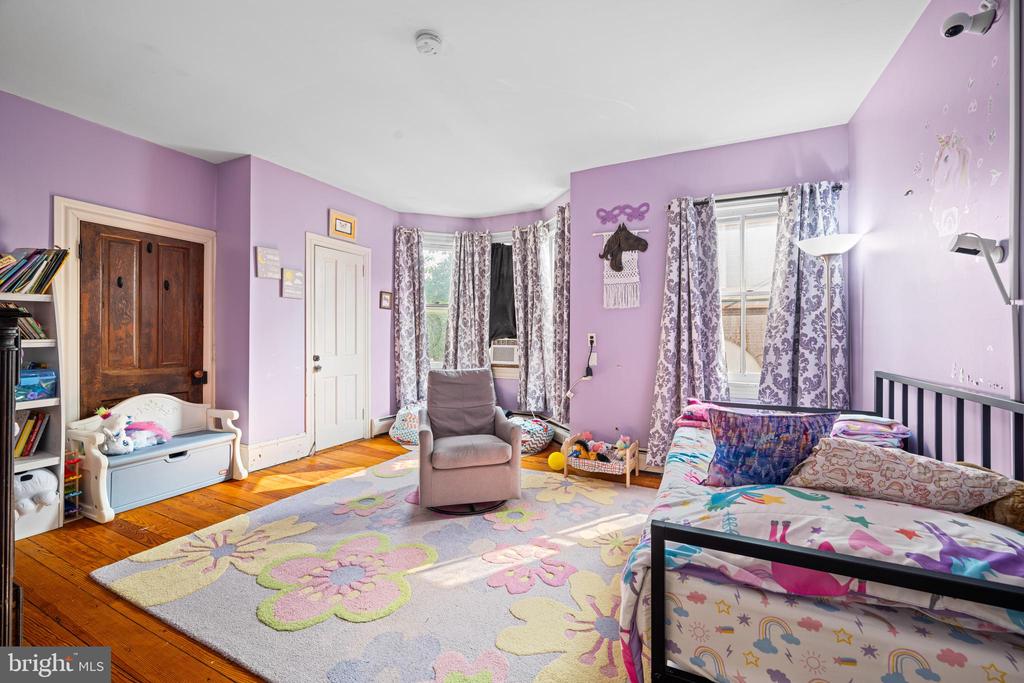 19 WEST AVENUE