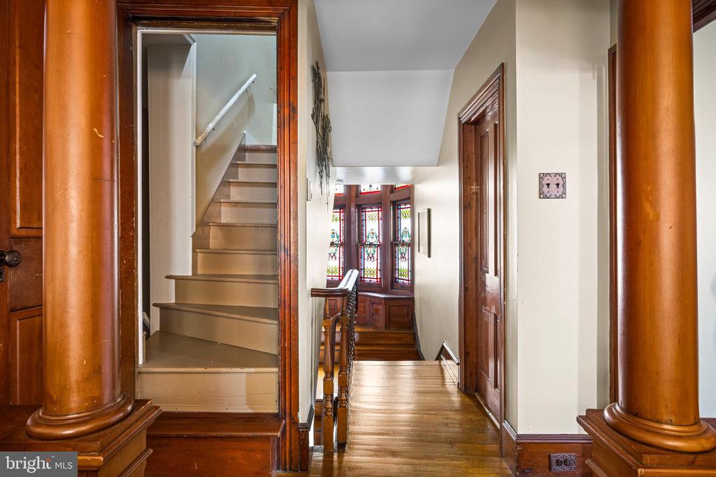 19 WEST AVENUE
