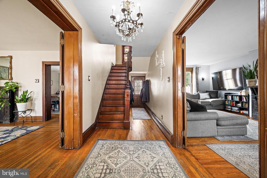 19 WEST AVENUE