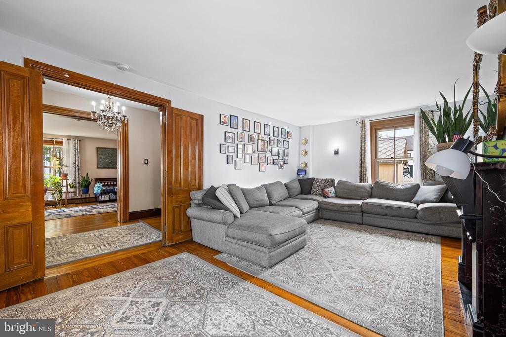 19 WEST AVENUE