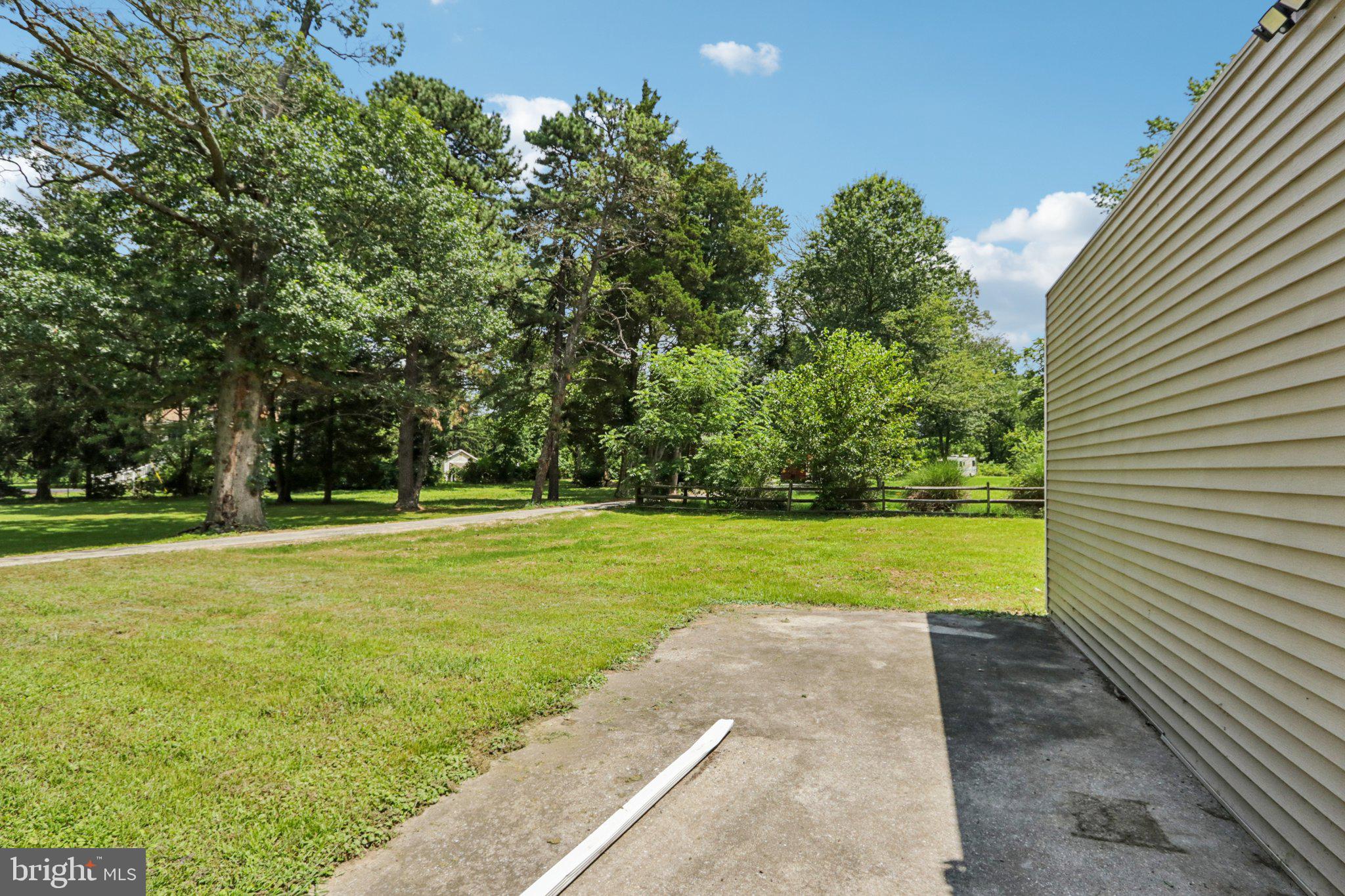 76 N Hook Rd