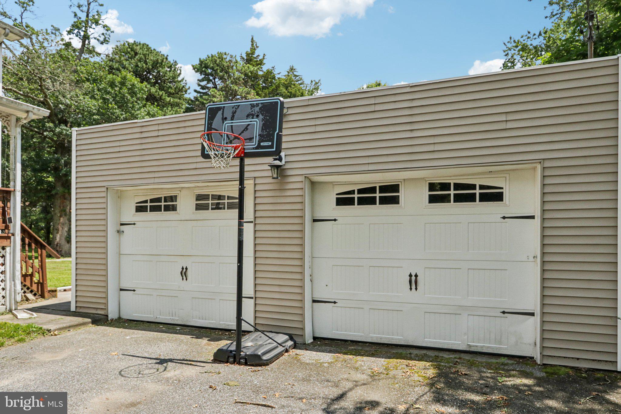 76 N Hook Rd