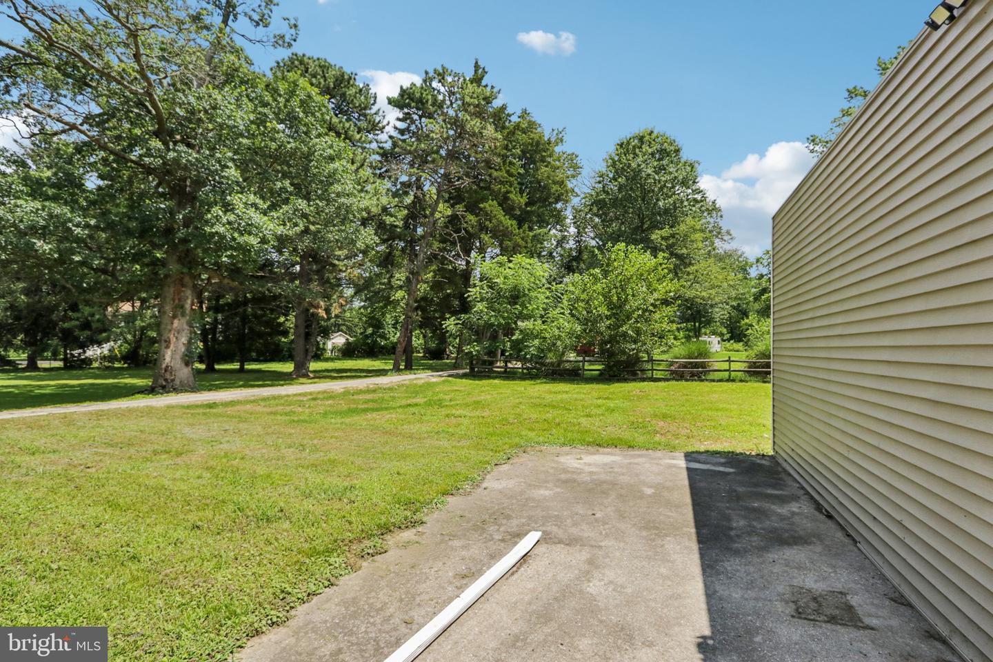 76 N Hook Rd