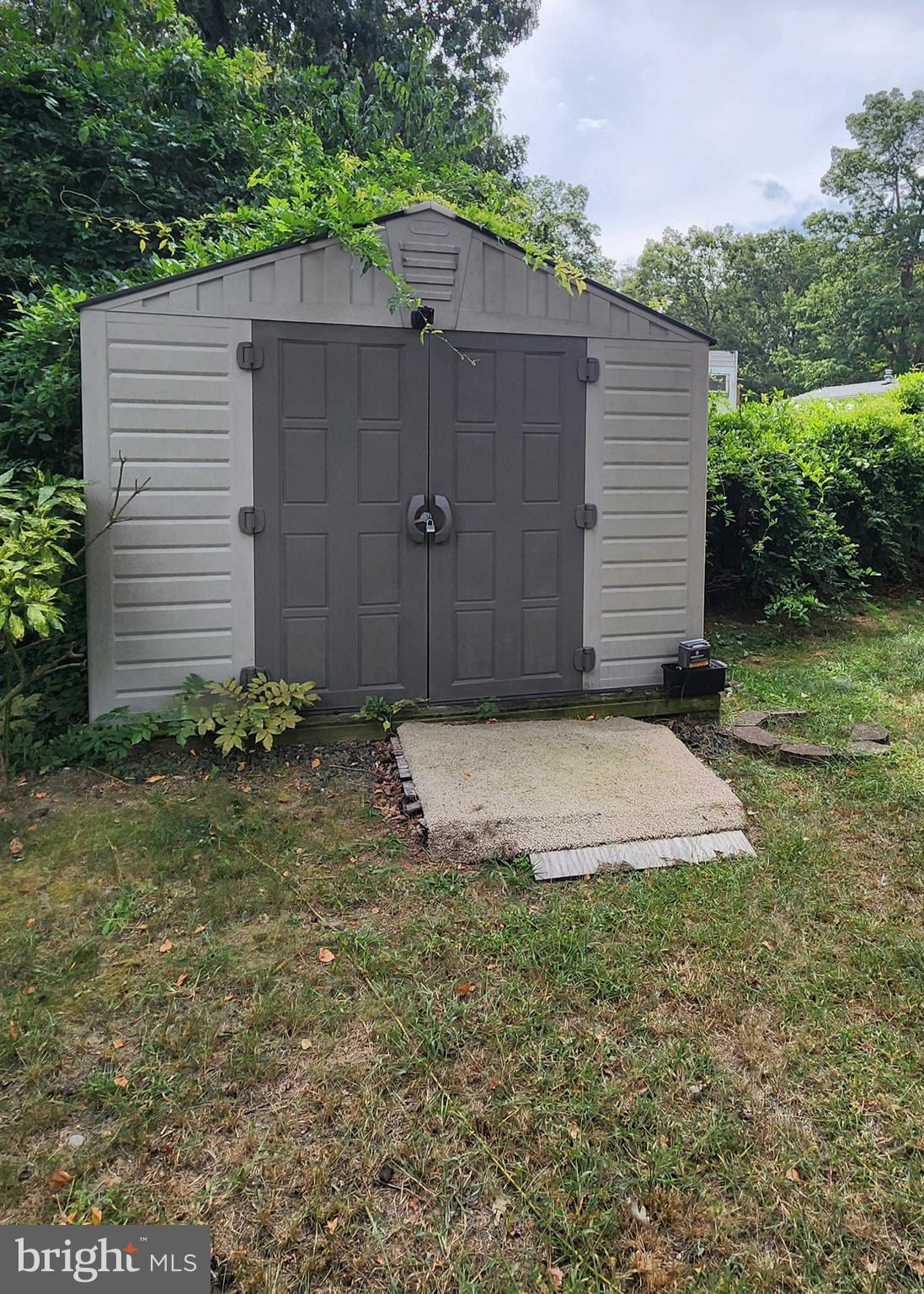 5 BRIARWOOD LN